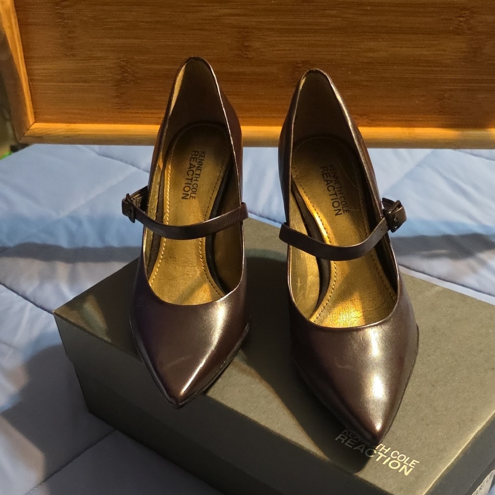 Kenneth Cole Reaction Dark Brown Heels